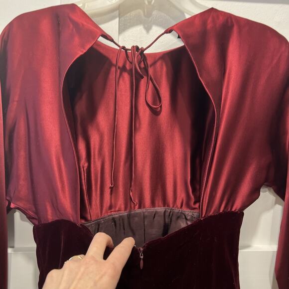 Gillian Velvet And Satin Dark Red Dress Size 8 Open-Back Cocktail Wedding - Picture 6 of 9